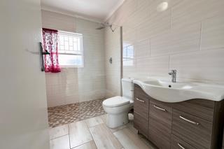 3 Bedroom Property for Sale in Bloubergrant Western Cape